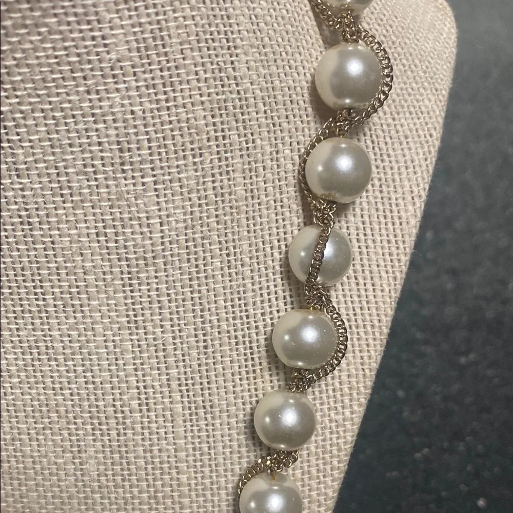 Elegant Pearl Necklace